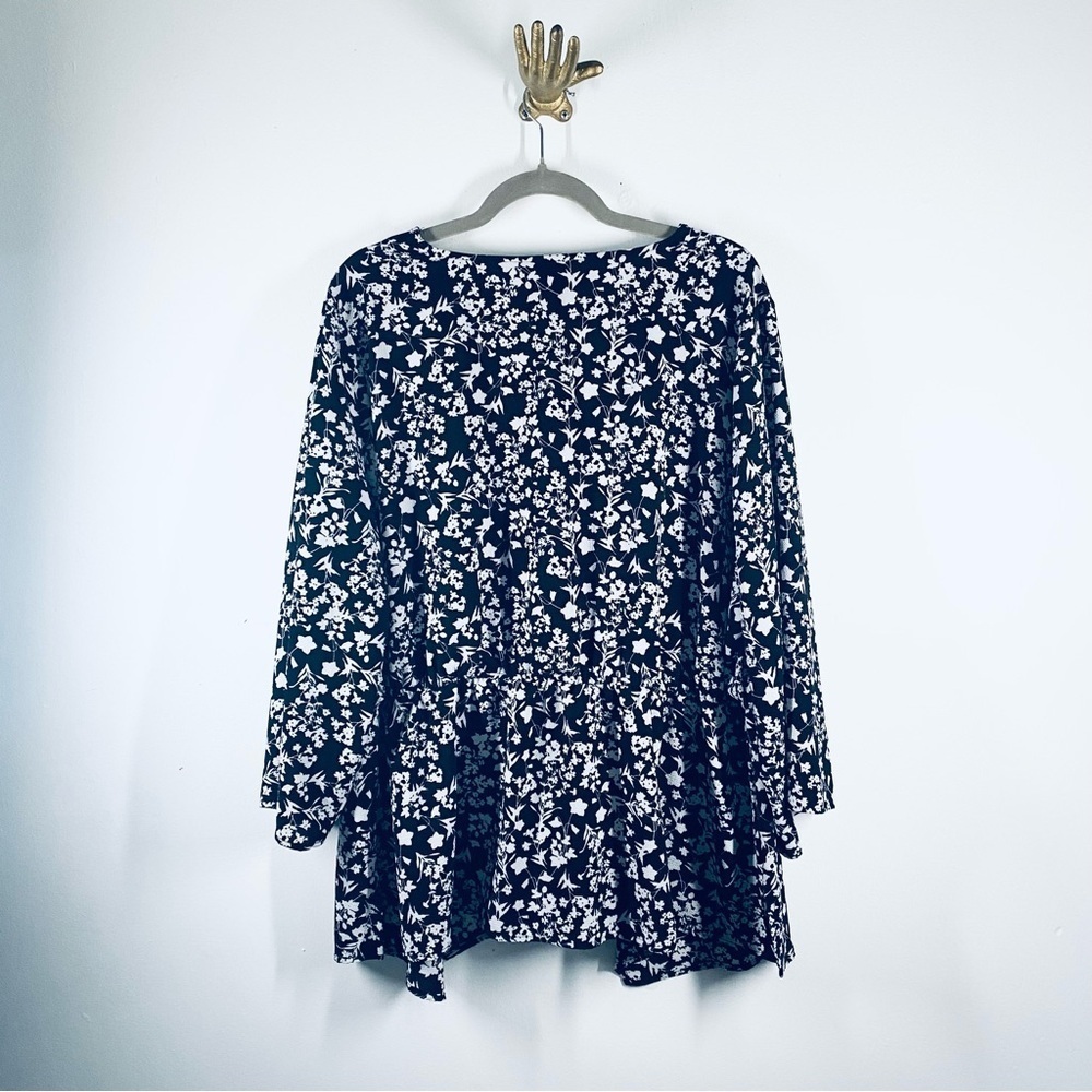 Lane Bryant Black and White Floral Peplum Blouse 22/24 - Picture 8 of 9